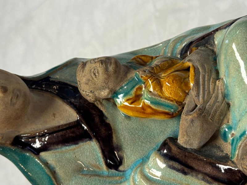 A Chinese Fahua-glazed stoneware 'Guanyin and Child' group - 图14