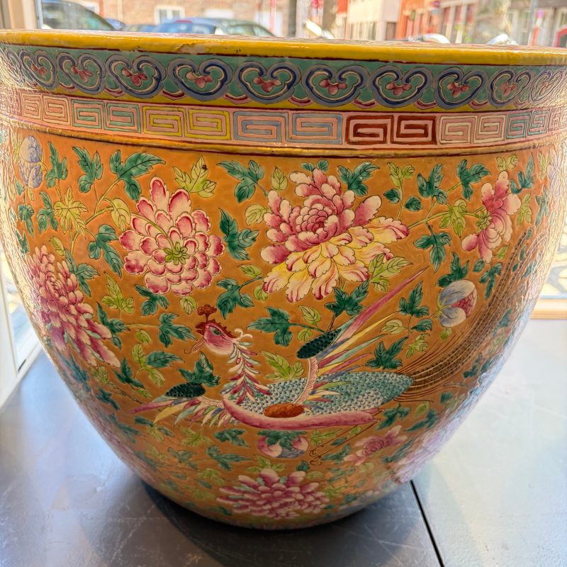A large Chinese famille rose 'Phoenixes and Peonies' fish bowl for the Straits or Peranakan market - 图17