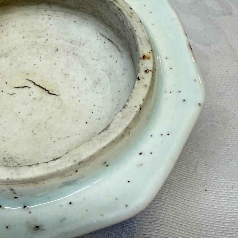 A Chinese blue and white covered vase with floral design - 图33