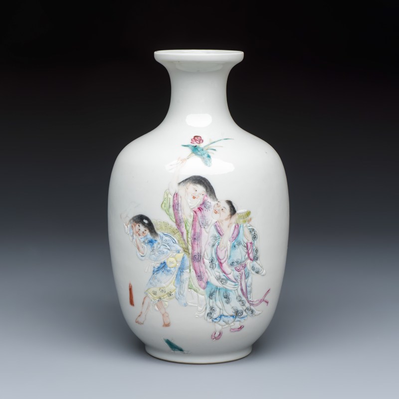 A Chinese famille rose 'Hehe Erxian' and 'Liu Hai' vase - 图1