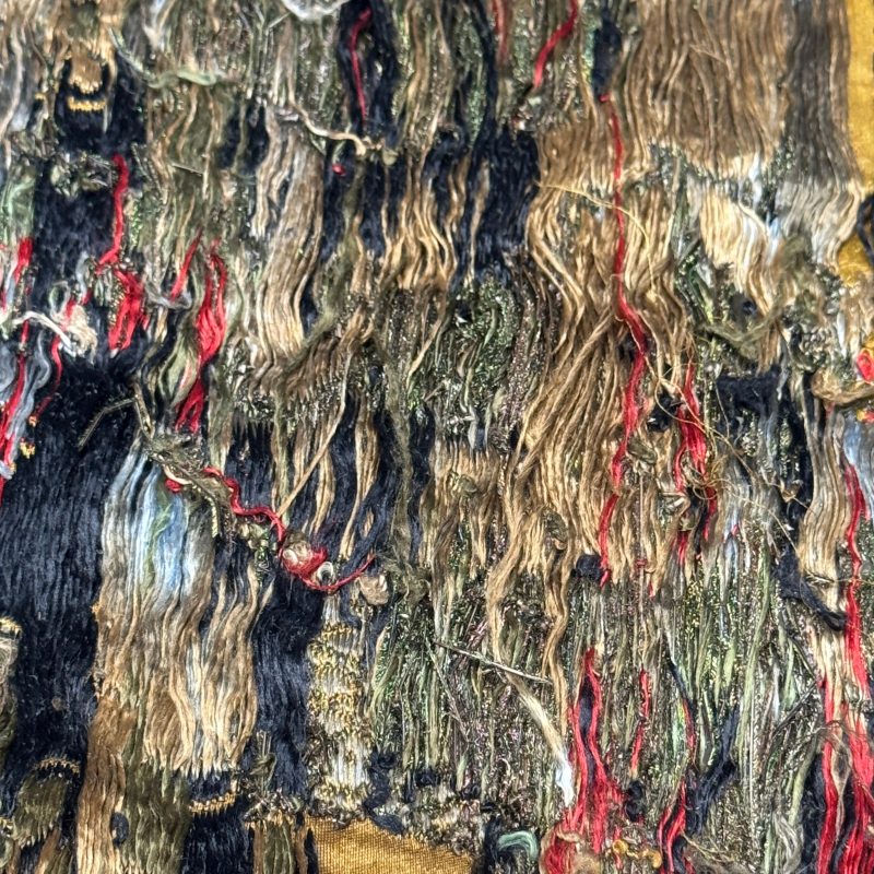 A rare Chinese peacock-feather brocade 'Dragons amid Clouds and Waves' panel - 图38