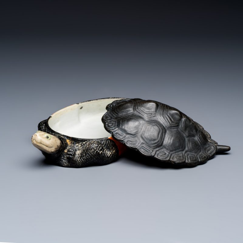 A Chinese polychrome-glazed turtle-shaped tureen and cover - 图2