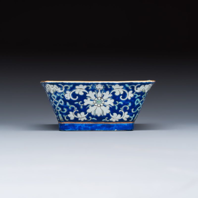 A Chinese polychrome-enamelled nine-piece sweetmeat set in a gilt-lacquered box - 图11