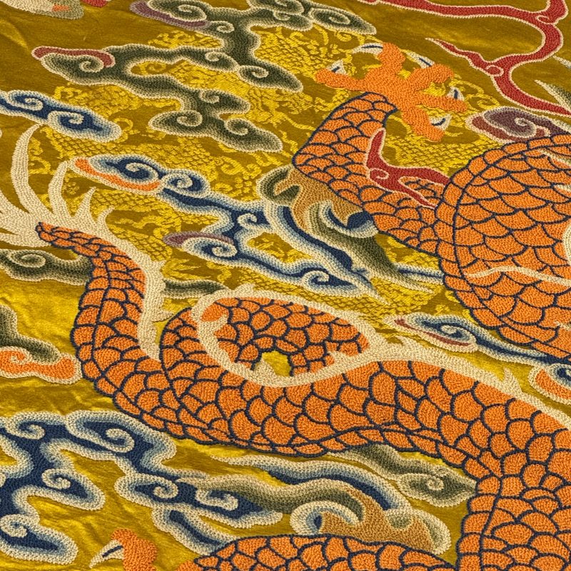 Two Chinese yellow-ground seed-stitch embroidered 'Dragon' panels - 图41