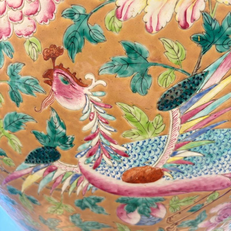 A large Chinese famille rose 'Phoenixes and Peonies' fish bowl for the Straits or Peranakan market - 图18