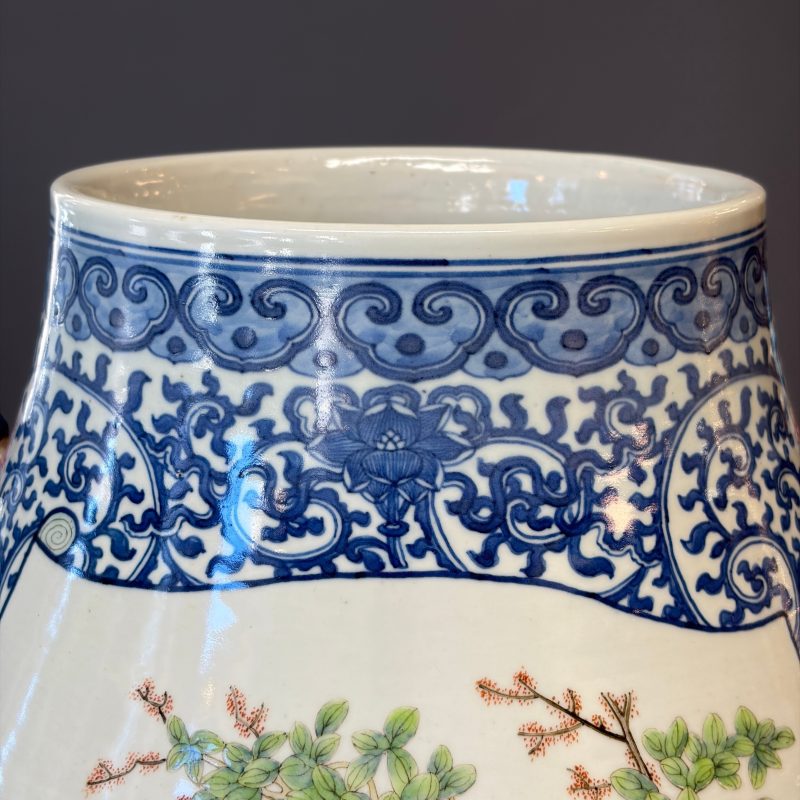 A large Chinese famille rose 'Hu' vase with birds and butterflies - 图9