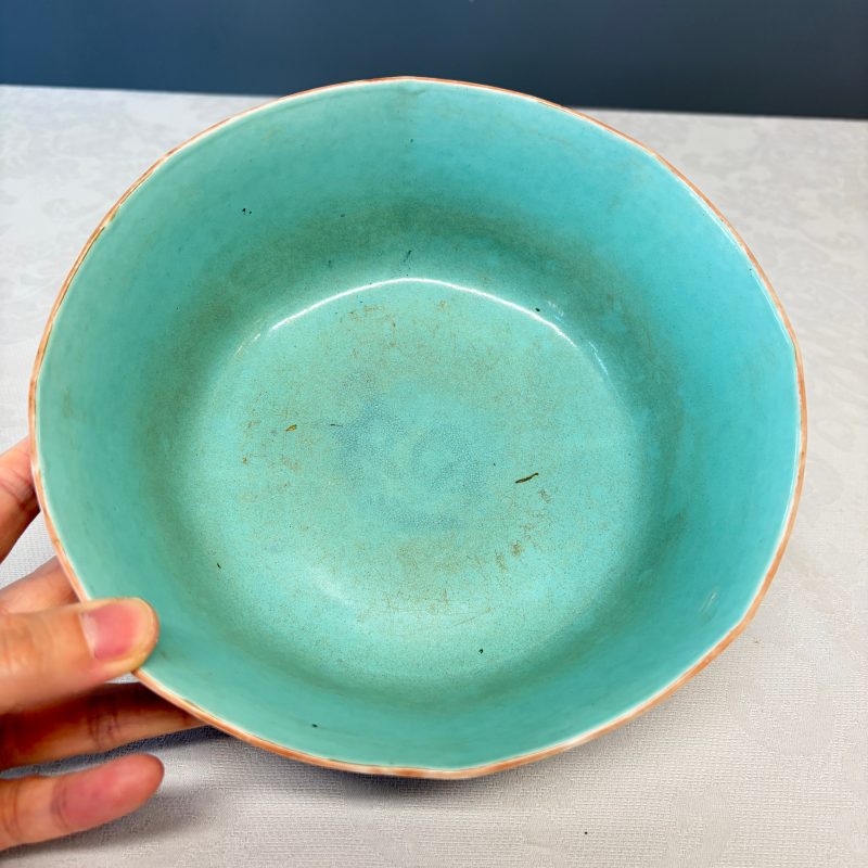 A Chinese famille rose blue-ground 'Baragon Tumed' octagonal bowl - 图13