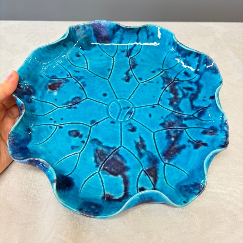 A Chinese turquoise-glazed purple-splashed 'Lotus Leaf' dish - 图5