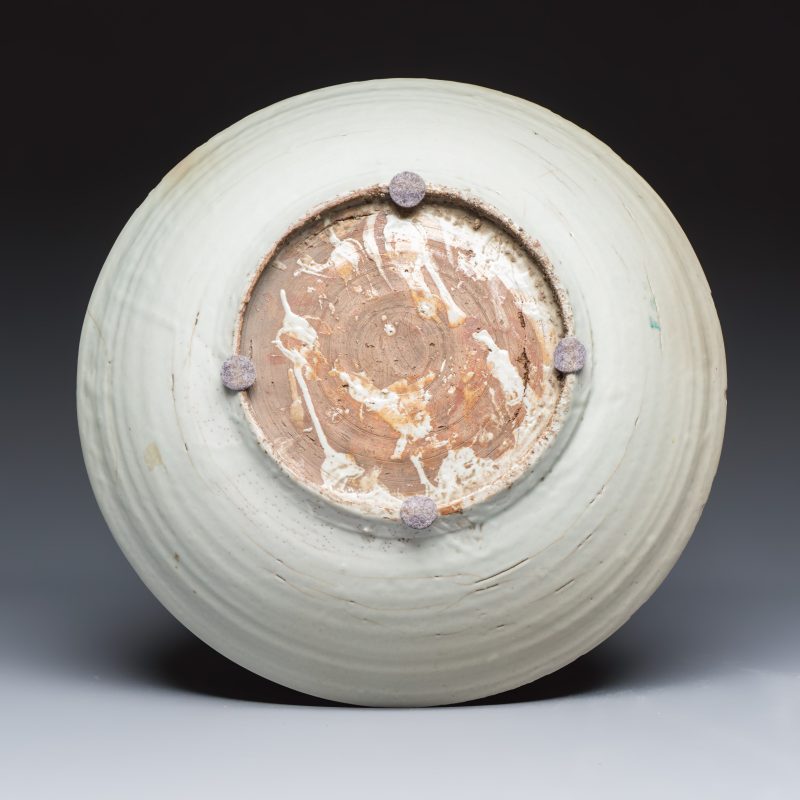 A Chinese Swatow green-enamelled dish - 图2