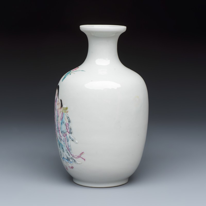 A Chinese famille rose 'Hehe Erxian' and 'Liu Hai' vase - 图2