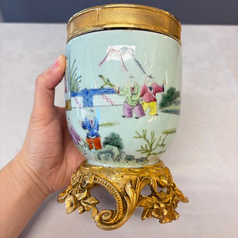 Four Chinese famille rose wares, one with gilt-bronze mounts - 图42
