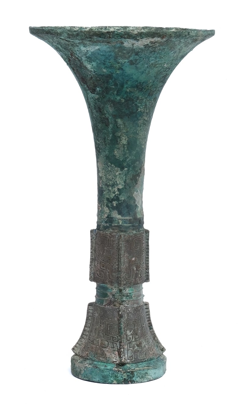 An archaic inscribed bronze wine beaker, Gu - 图3