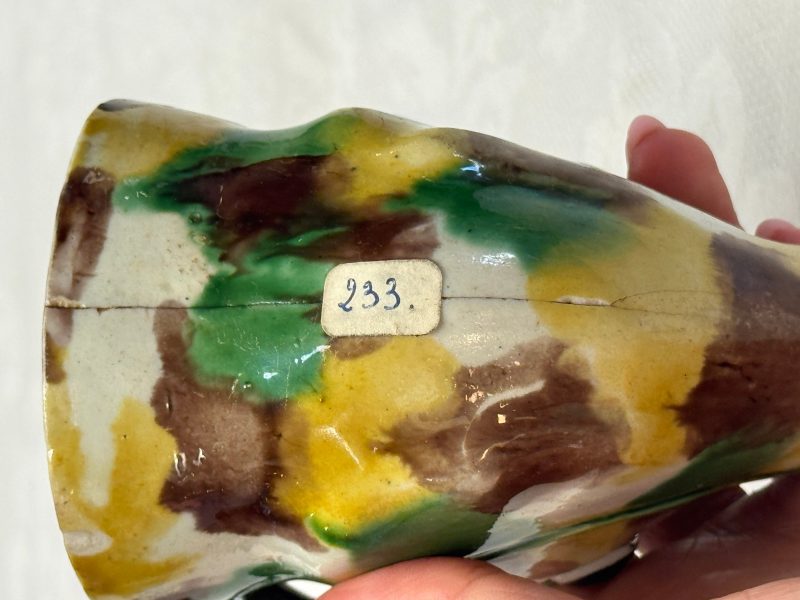 A Chinese famille verte sancai biscuit rhyton or libation cup in the shape of a buffalo head - 图16
