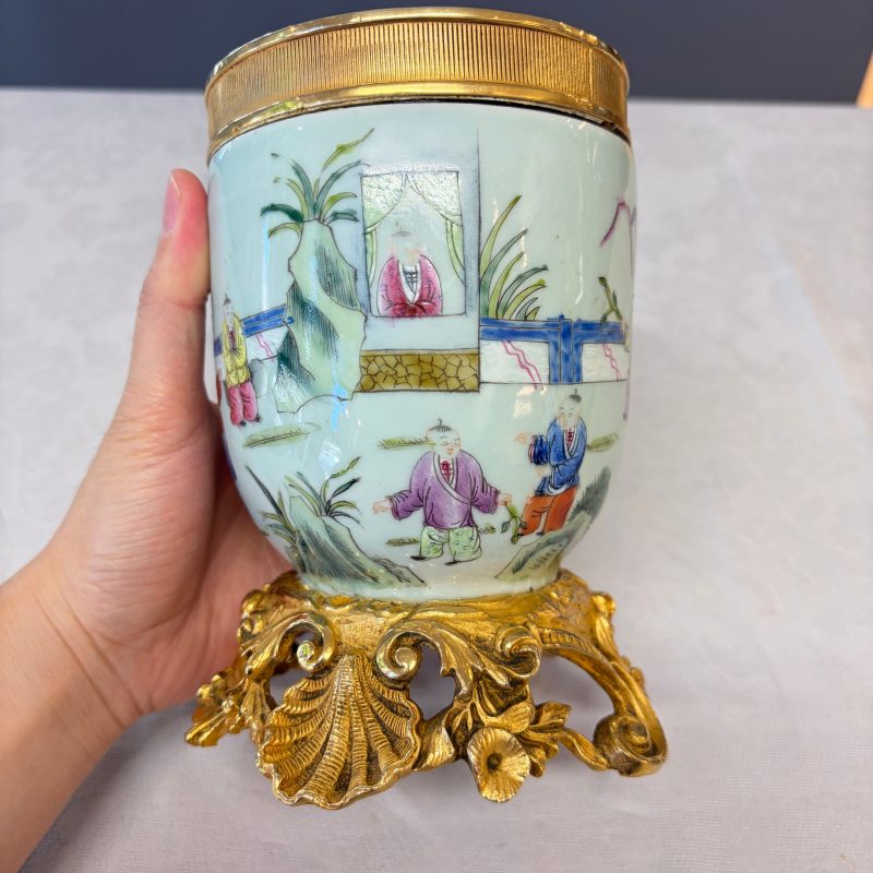 Four Chinese famille rose wares, one with gilt-bronze mounts - 图41