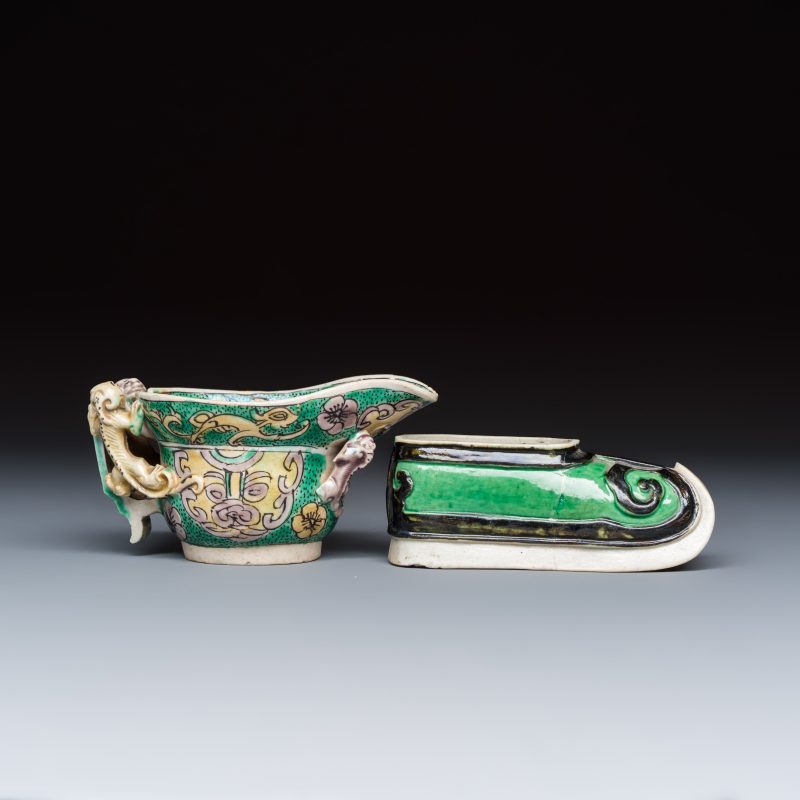 A Chinese famille verte sancai biscuit libation cup and a model of a shoe - 图4