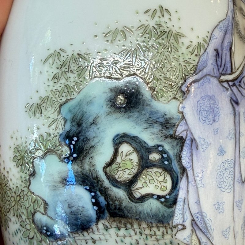 A Chinese famille rose vase and a qianjiang cai incense stick holder - 图13