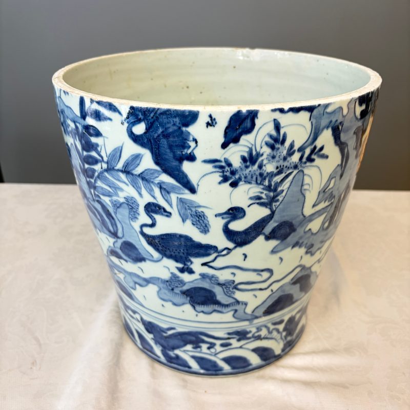 A Chinese blue and white vessel with geese in a landscape - 图8