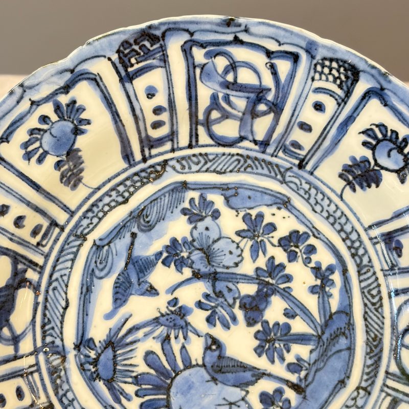 Two Chinese 'Kraak' blue and white plates and two 'Klapmuts' bowls - 图12