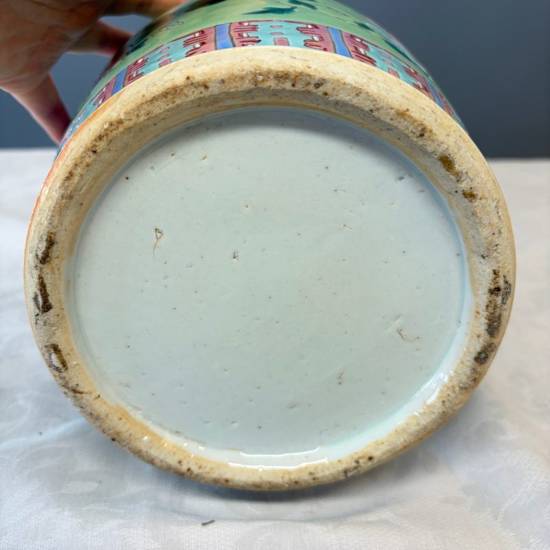 Three Chinese famille rose vases for the Straits or Peranakan market, one mounted as a lamp - 图29