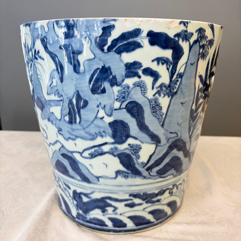 A Chinese blue and white vessel with geese in a landscape - 图10