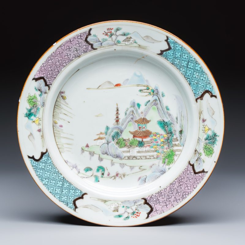 A collection of 13 Chinese famille rose 'Landscape' plates and dishes - 图12