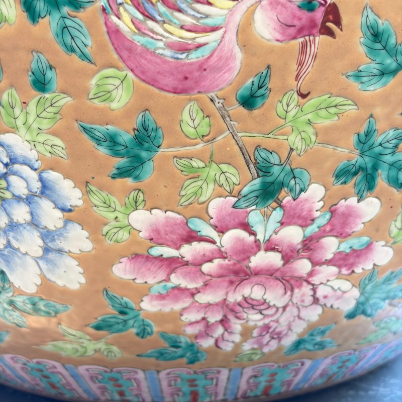 A large Chinese famille rose 'Phoenixes and Peonies' fish bowl for the Straits or Peranakan market - 图26