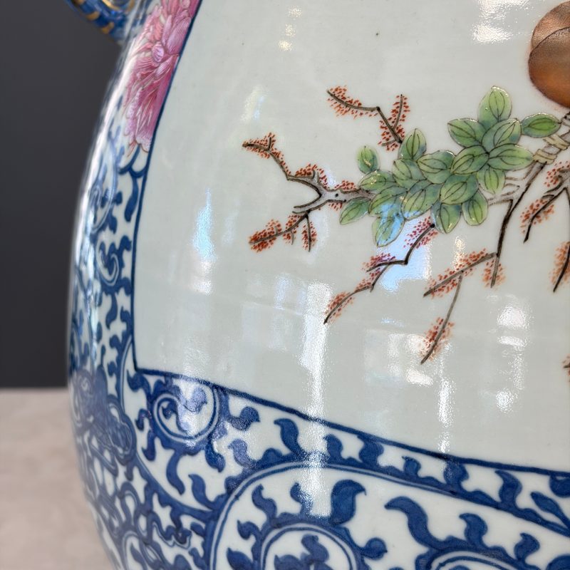 A large Chinese famille rose 'Hu' vase with birds and butterflies - 图14