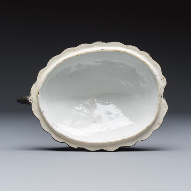 A Chinese polychrome-glazed turtle-shaped tureen and cover - 图8