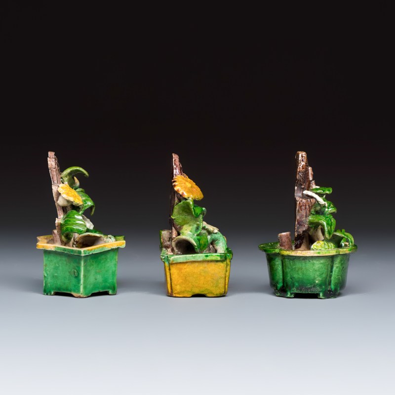 Three Chinese famille verte sancai biscuit 'Jardinière' incense stick holders - 图5