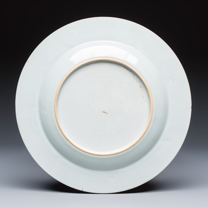 A collection of 13 Chinese famille rose 'Landscape' plates and dishes - 图15