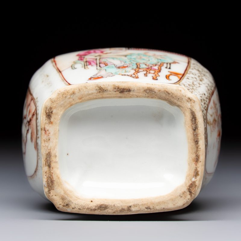 A Chinese Canton famille rose gilt-decorated vase with figural design - 图7
