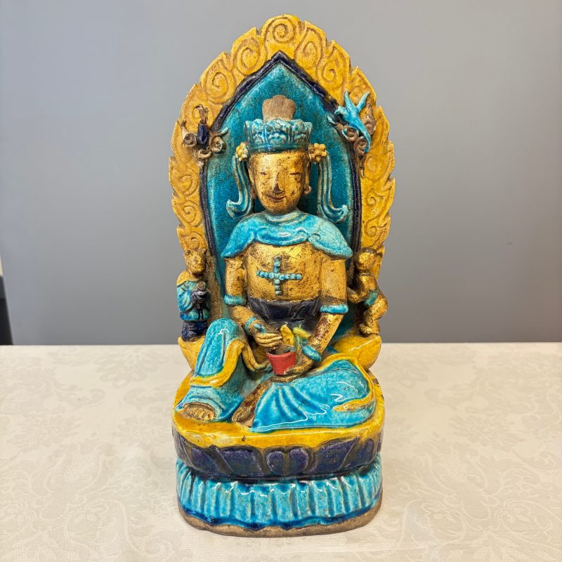 A Chinese gilt-decorated Fahua-glazed stoneware 'Bodhisattva with Attendants' group - 图8