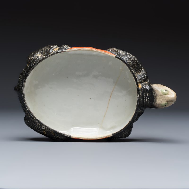 A Chinese polychrome-glazed turtle-shaped tureen and cover - 图9