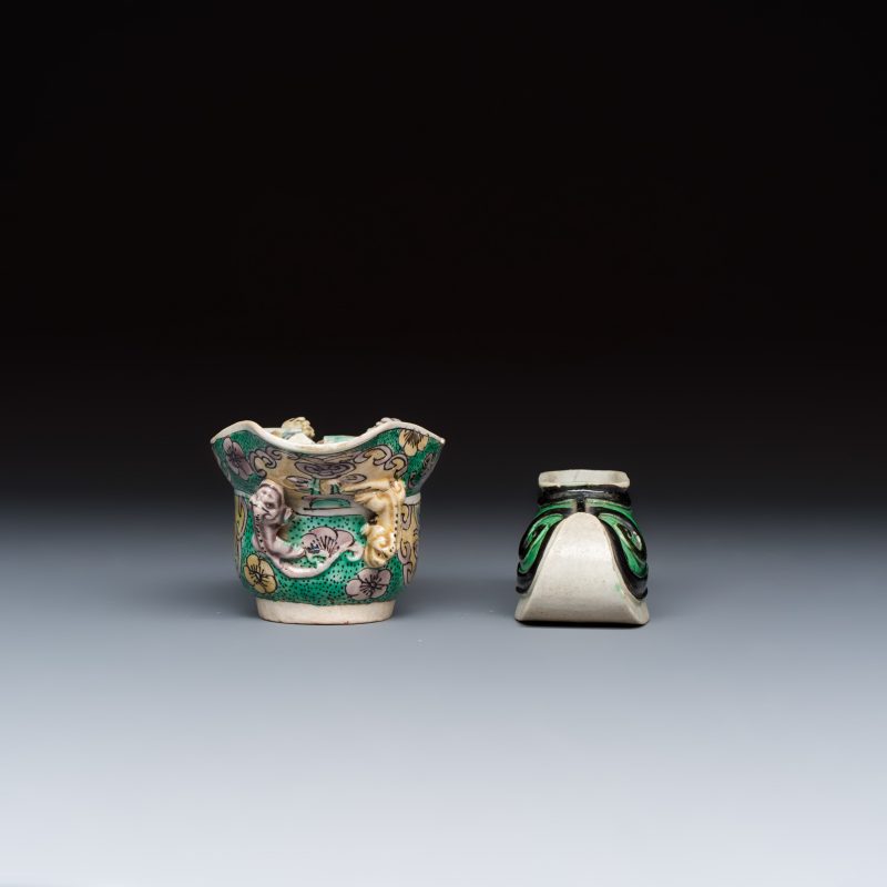 A Chinese famille verte sancai biscuit libation cup and a model of a shoe - 图5