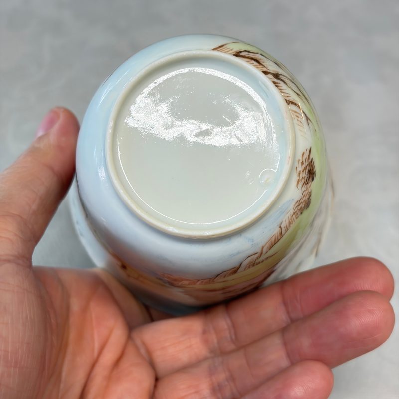 Three sets of Chinese export famille rose and grisaille 'European Subject' tea bowls and saucers - 图45