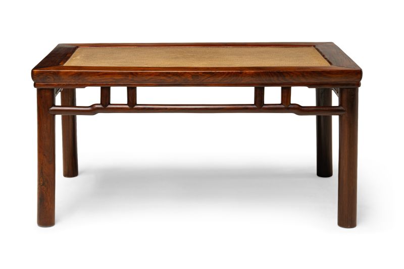 A hongmu corner-leg low bench