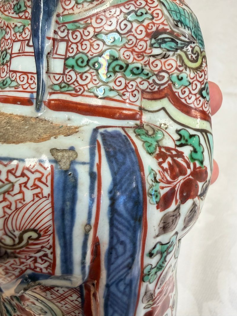 A rare Chinese wucai figure of a dignitary - 图17