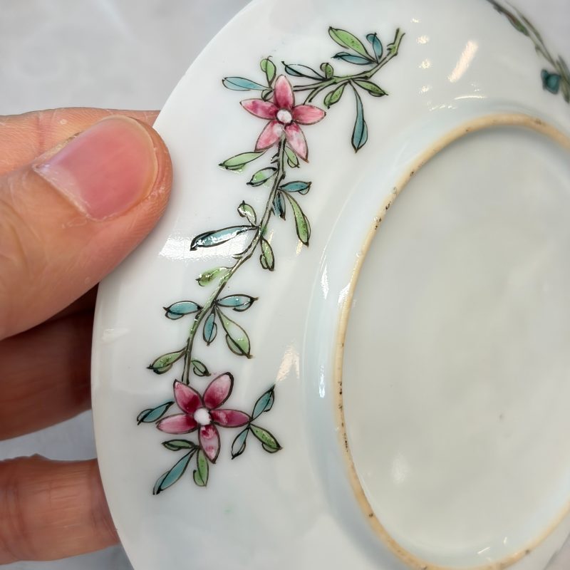 A pair of fine Chinese famille rose 'Rooster' tea bowls and saucers - 图19
