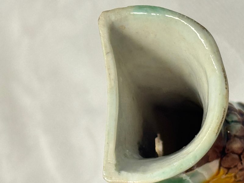A pair of Chinese famille verte sancai biscuit wall pocket vases - 图14