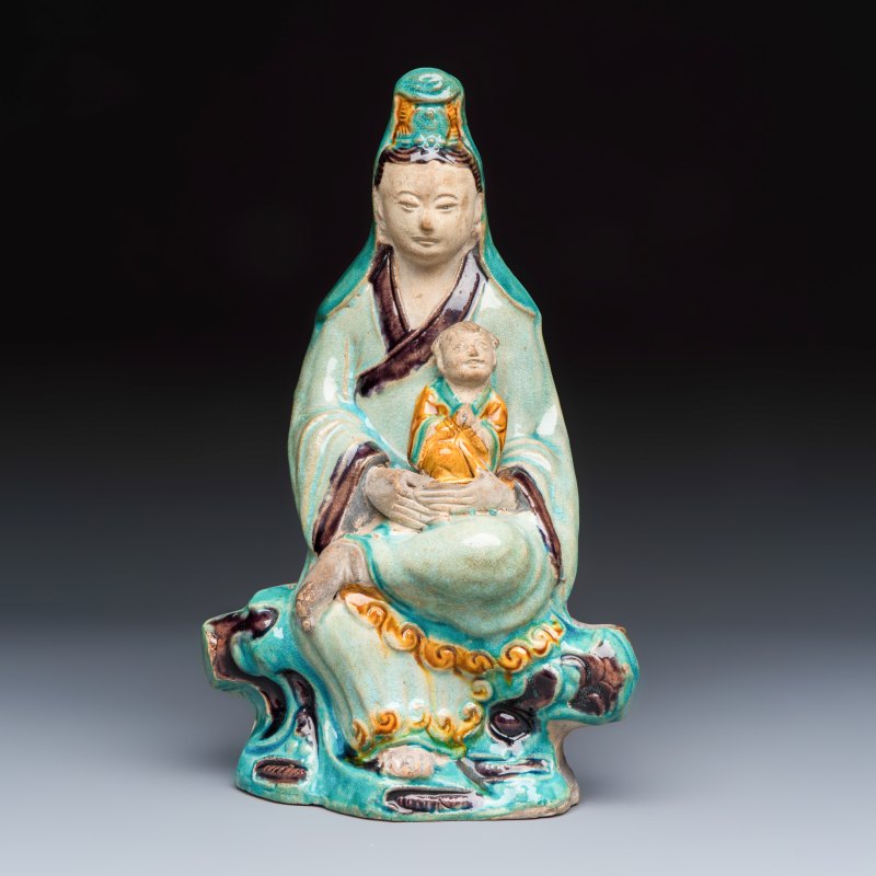 A Chinese Fahua-glazed stoneware 'Guanyin and Child' group - 图2