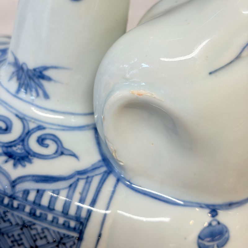 A Chinese blue and white 'Elephant' kendi - 图14