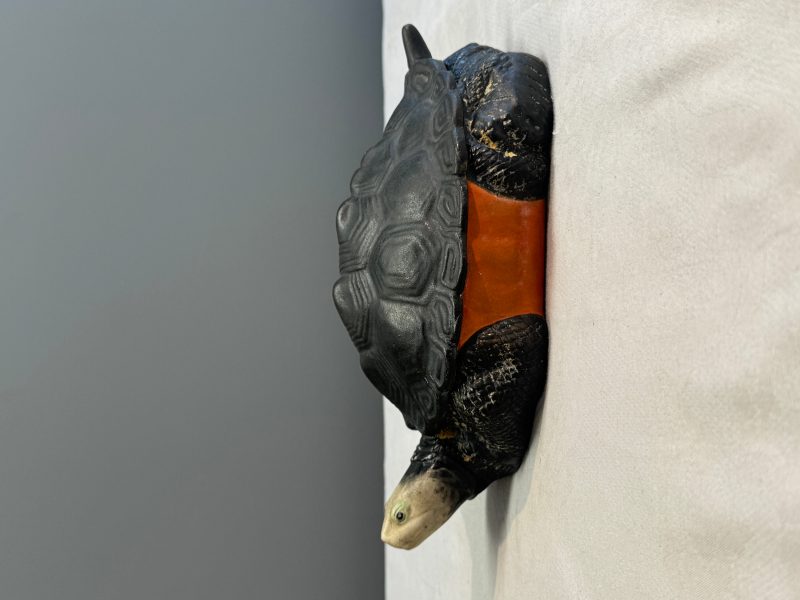 A Chinese polychrome-glazed turtle-shaped tureen and cover - 图12