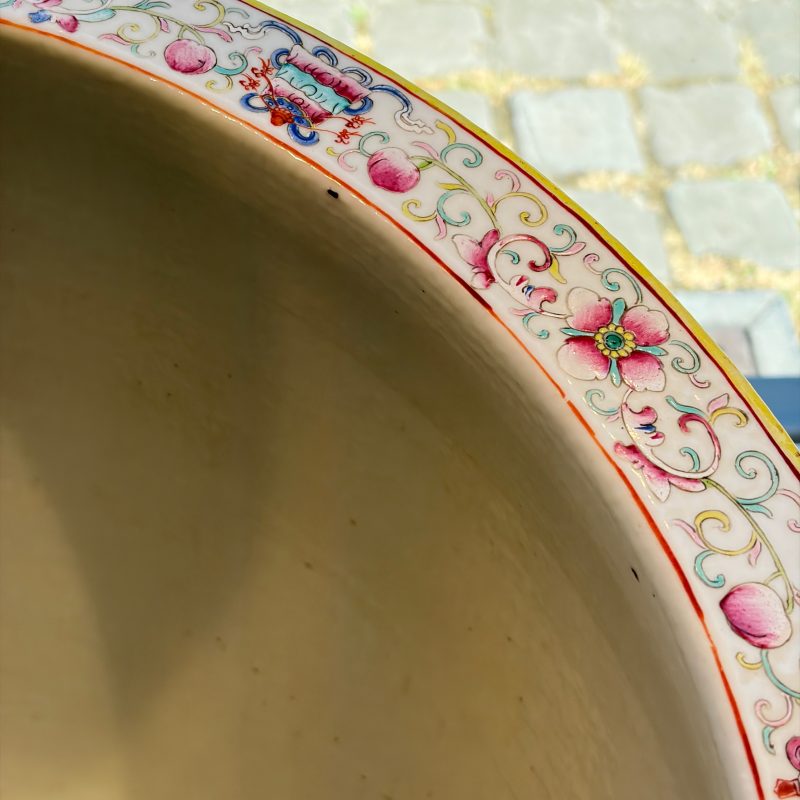 A large Chinese famille rose 'Phoenixes and Peonies' fish bowl for the Straits or Peranakan market - 图29