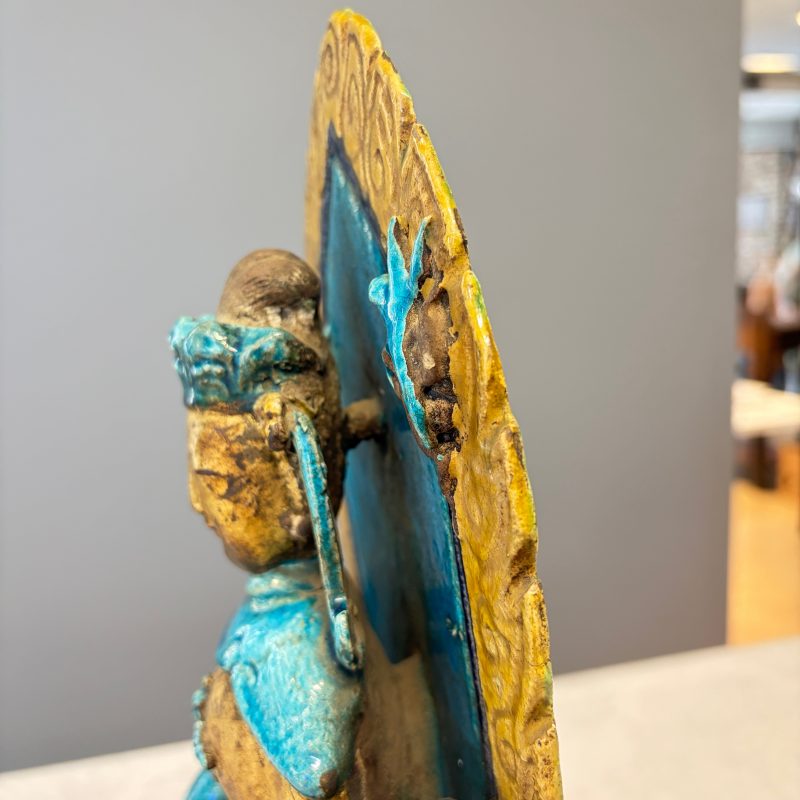 A Chinese gilt-decorated Fahua-glazed stoneware 'Bodhisattva with Attendants' group - 图27