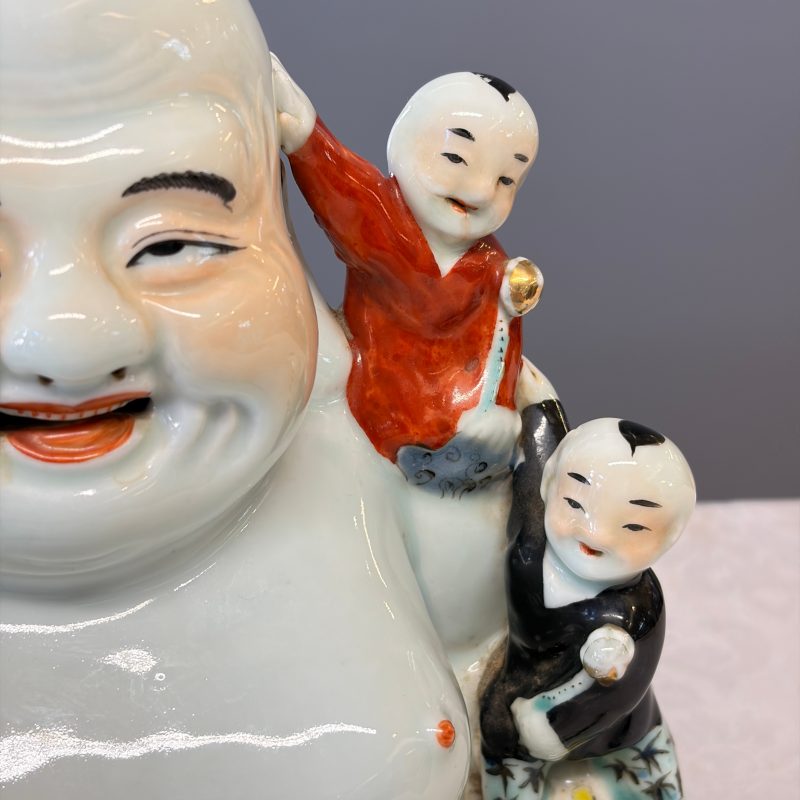 A Chinese famille rose Milefo Buddha with playing boys - 图14