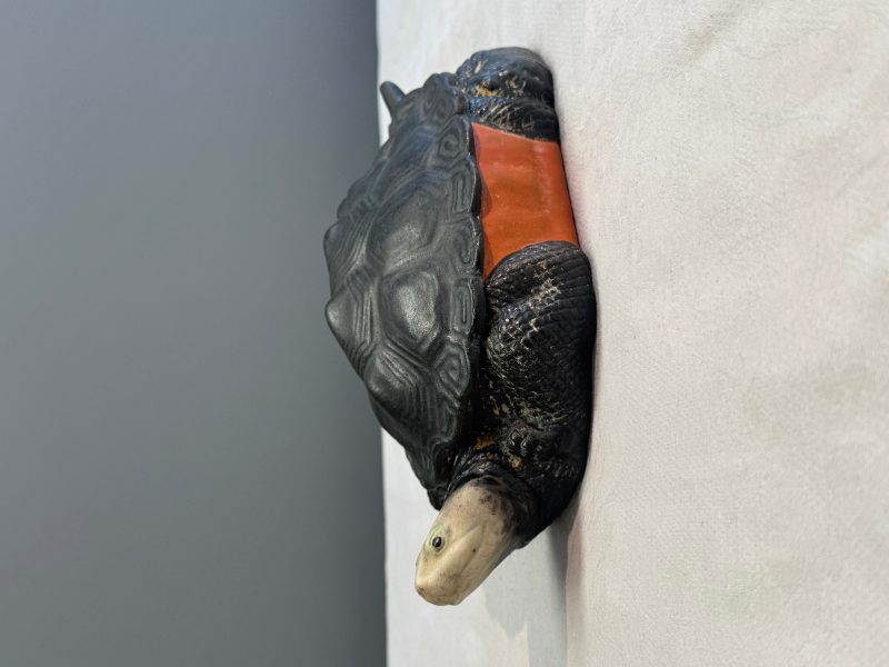 A Chinese polychrome-glazed turtle-shaped tureen and cover - 图11