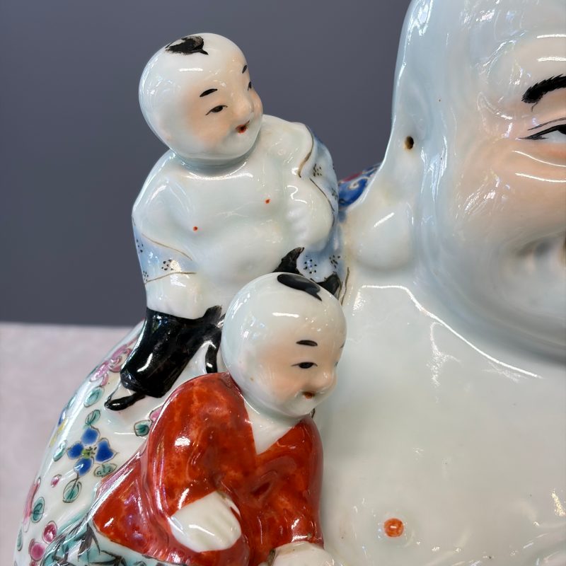 A Chinese famille rose Milefo Buddha with playing boys - 图13