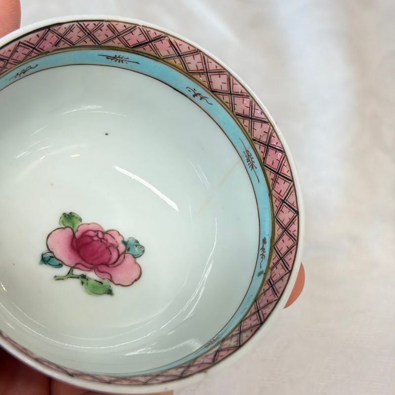 三娘教子 | A fine Chinese famille rose 'San Niang Jiao Zi 三娘教子' tea bowl and saucer - 图29