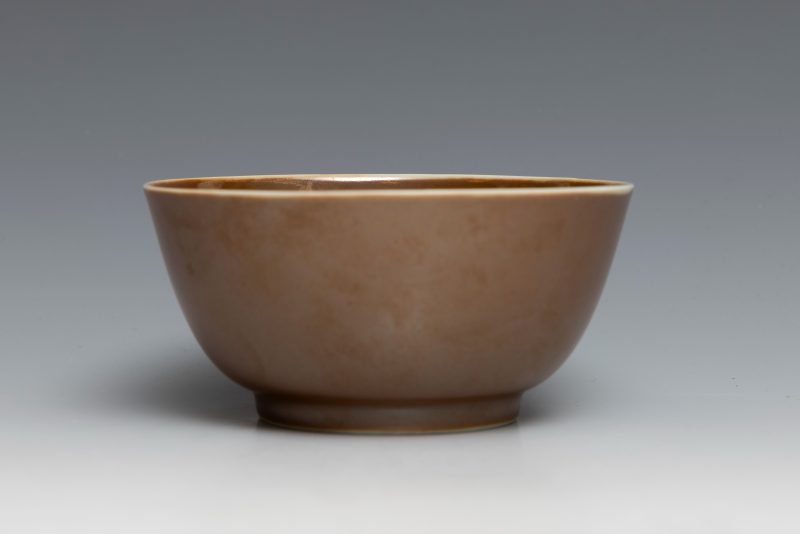 A café-au-lait-glazed bowl, Guangxu mark and of the period (1875-1908) - 图2