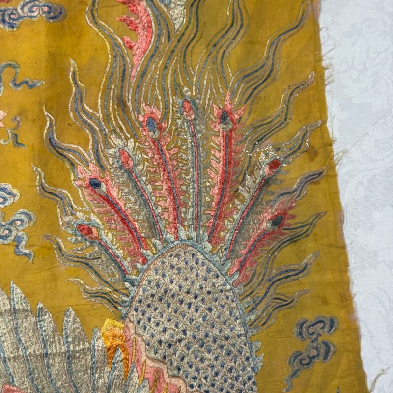 A pair of Chinese yellow-ground embroidered 'Dragons' and 'Phoenixes' panels - 图21